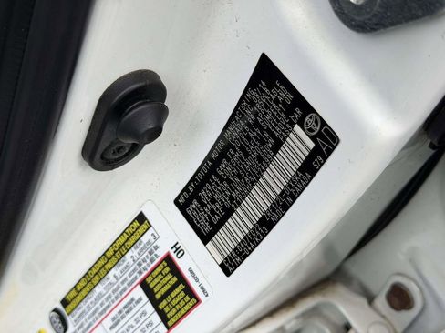 Used 2015 Toyota Corolla S FWD image 25