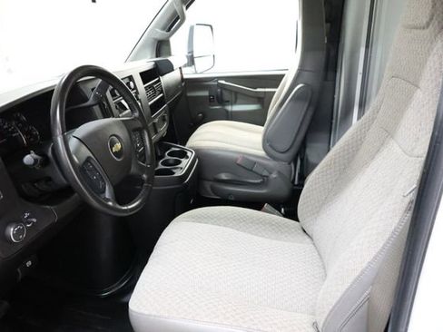 Used 2022 Chevrolet Express 3500 w/ Driver Convenience Package RWD image 52