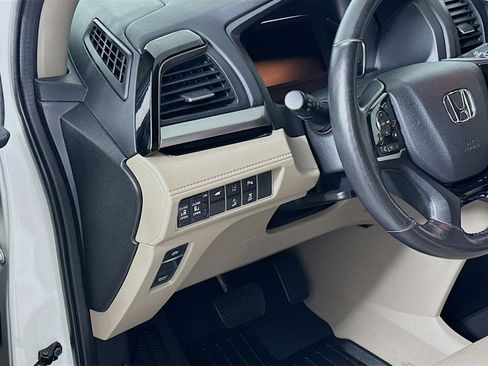 Used 2018 Honda Odyssey Elite image 16
