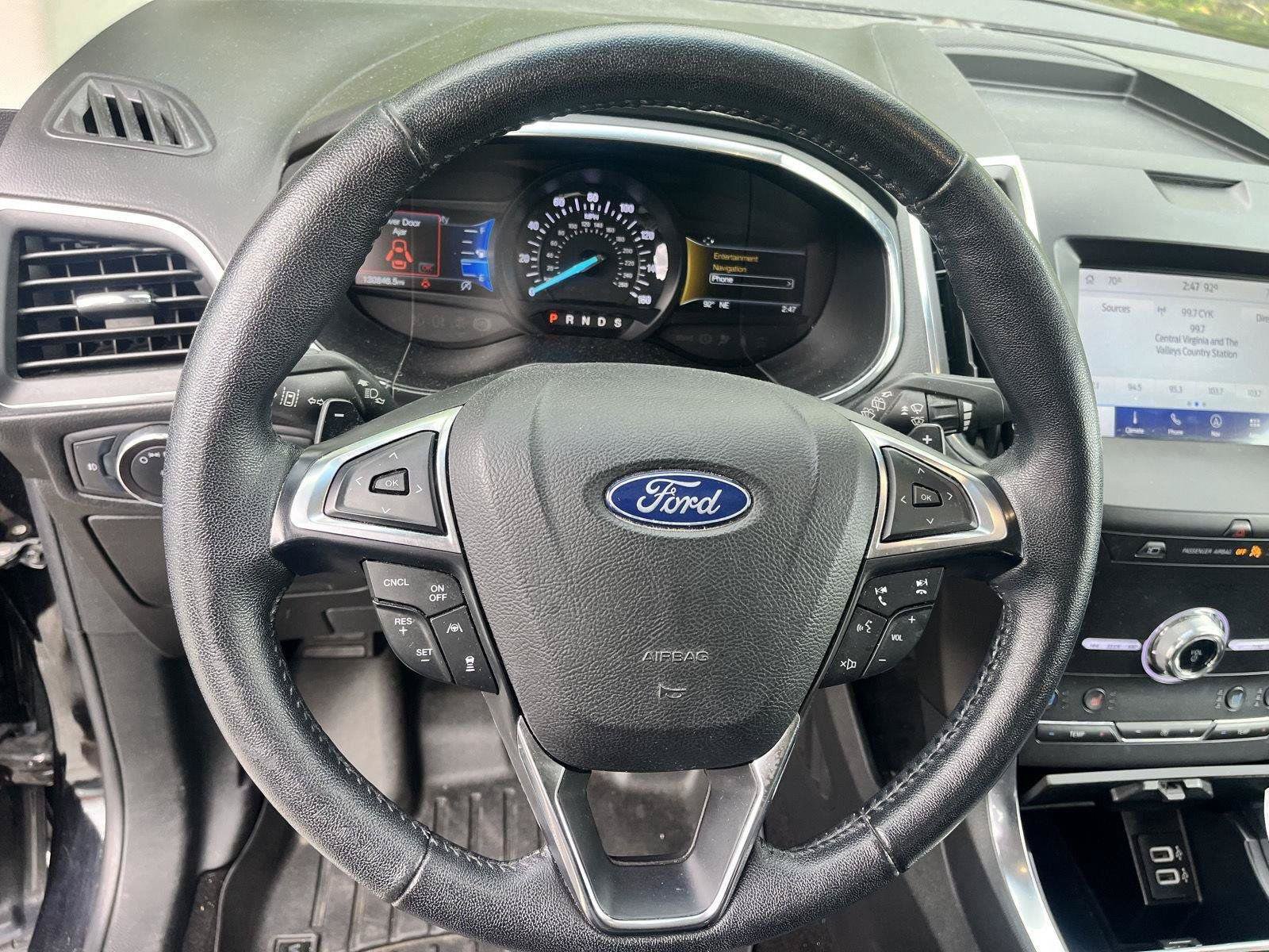 Used 2020 Ford Edge Titanium w/ Equipment Group 301A AWD/4WD image 16