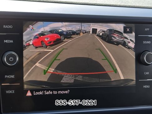 Certified 2024 Volkswagen Taos SE w/ MDO Package image 21