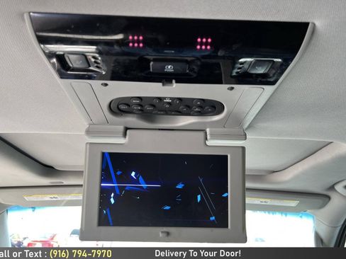 Used 2017 Cadillac Escalade ESV Premium Luxury AWD/4WD image 30
