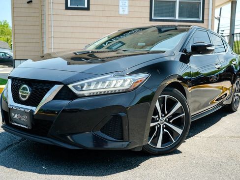 Used 2022 Nissan Maxima SV w/ Floor Mat Group FWD image 9