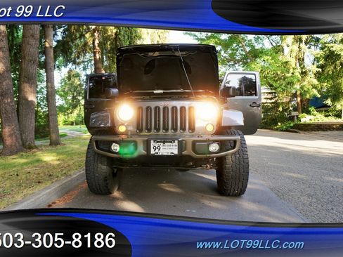 Used 2016 Jeep Wrangler Unlimited Sahara AWD/4WD image 27