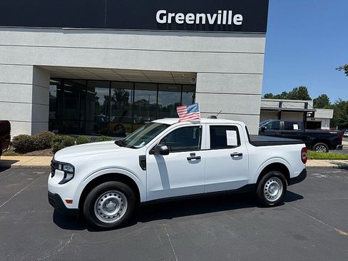 Used 2025 Ford Maverick XL w/ Equipment Group 101A AWD/4WD image 2