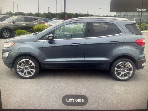 Used 2021 Ford EcoSport Titanium FWD image 3