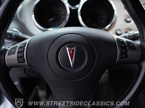 Used 2008 Pontiac Solstice GXP w/ Premium Package RWD image 30