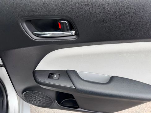 Used 2017 Toyota Prius Two image 31