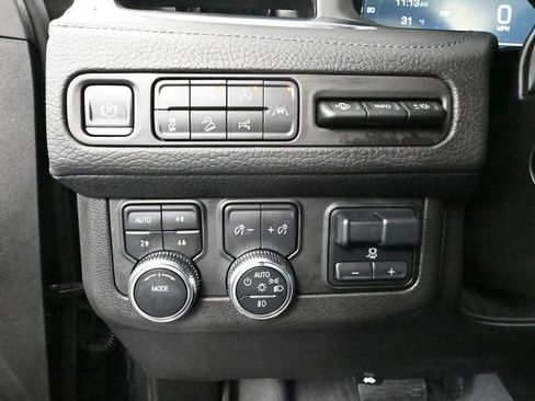 Used 2024 GMC Yukon XL Denali w/ Advanced Technology Package image 36