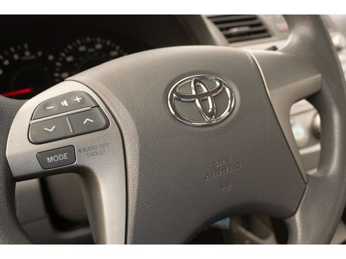 Used 2009 Toyota Camry LE FWD image 26