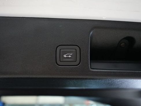 Used 2024 Chevrolet Equinox EV RS FWD image 63