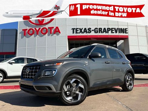 Used 2025 Hyundai Venue SEL image 1