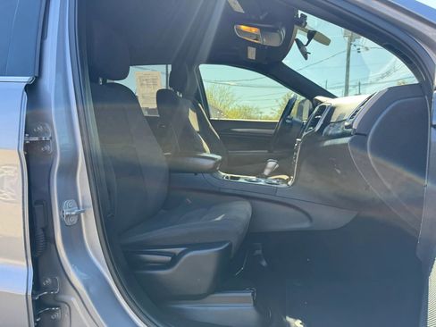 Used 2019 Jeep Grand Cherokee Laredo AWD/4WD image 21