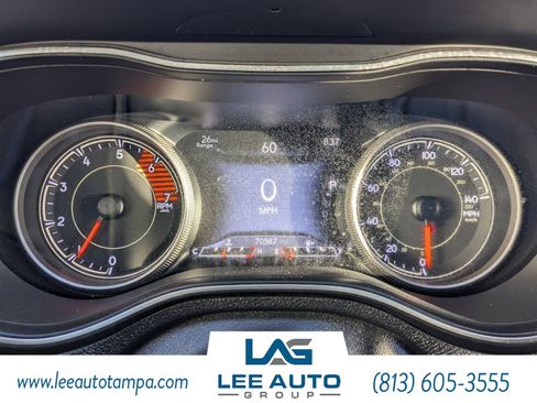 Used 2019 Jeep Cherokee Limited w/ Technology Group image 29