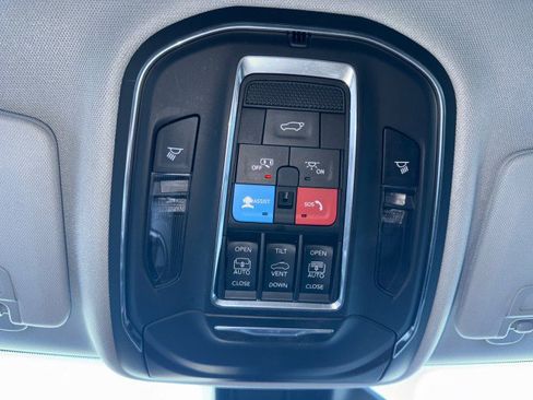 Used 2024 Jeep Grand Cherokee Limited image 27