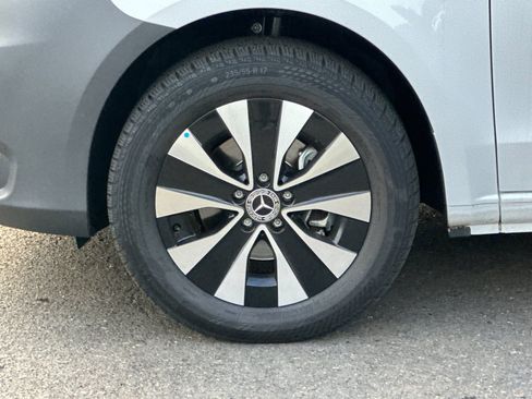 Used 2023 Mercedes-Benz Metris Passenger image 25