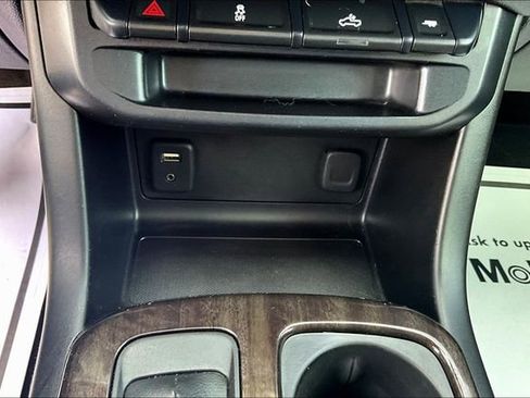 Used 2018 GMC Canyon SLE w/ Trailering Package RWD image 18