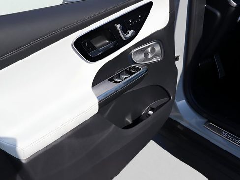 Used 2026 Mercedes-Benz GLC 300 GLC 300 image 25