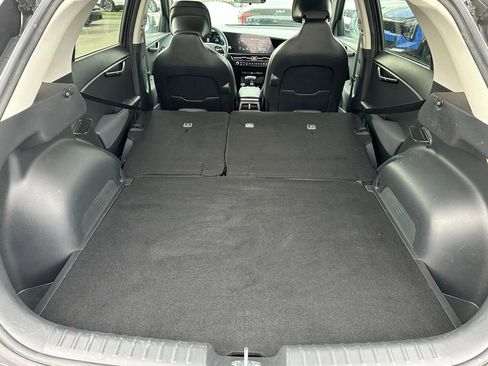 Used 2023 Kia Niro EX image 31