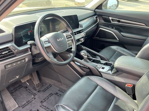 Used 2025 Kia Telluride S FWD image 11