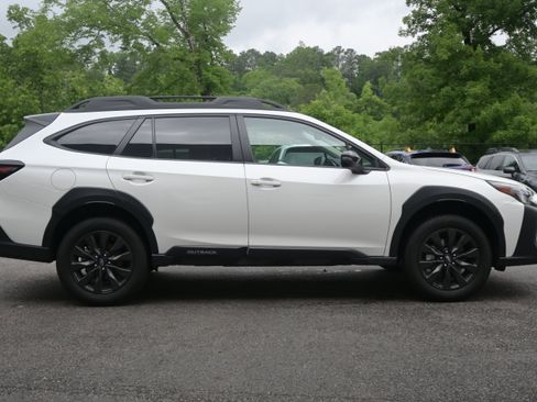 Certified 2025 Subaru Outback Onyx Edition AWD/4WD image 10
