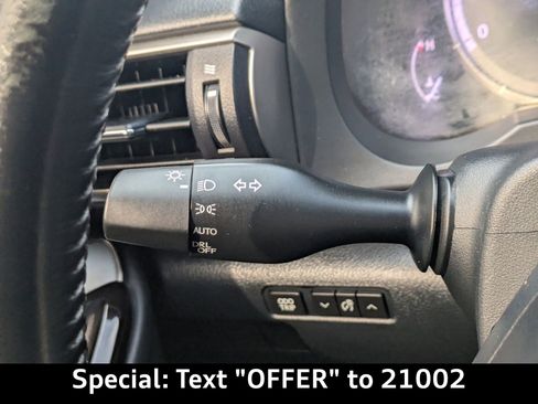 Used 2016 Lexus RC 200t image 30