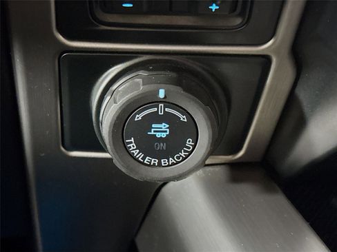 Used 2022 Ford F450 Platinum w/ FX4 Off-Road Package AWD/4WD image 15