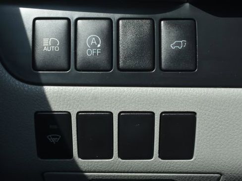 Used 2018 Toyota Highlander XLE w/ Protection Package #3 AWD/4WD image 18