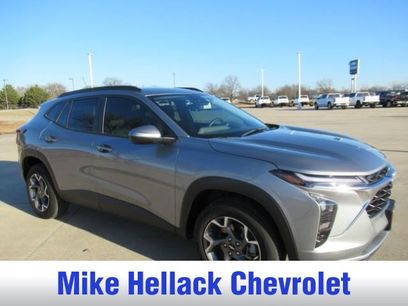 Used 2025 Chevrolet Trax LT w/ Driver Confidence Package