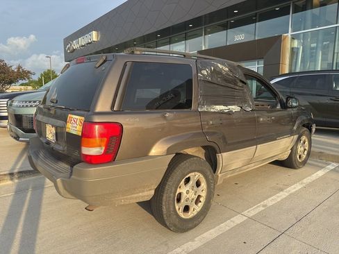 Used 2000 Jeep Grand Cherokee Laredo AWD/4WD image 3