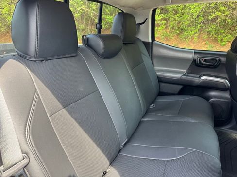 Used 2016 Toyota Tacoma SR5 w/ SR5 Appearance Package (SN) AWD/4WD image 15