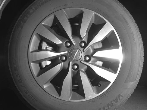 Used 2023 Chrysler Pacifica Touring-L FWD image 12