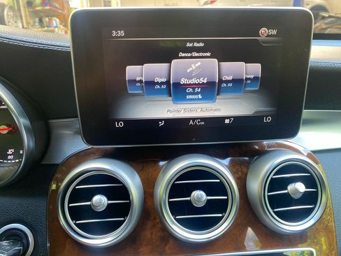 Used 2017 Mercedes-Benz GLC 300 4MATIC image 16