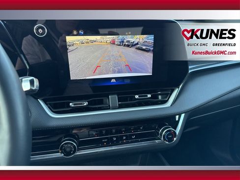 Used 2025 Chevrolet Equinox LT image 17