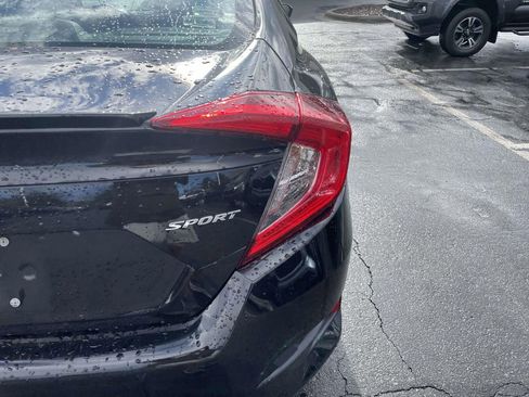 Used 2019 Honda Civic Sport image 17