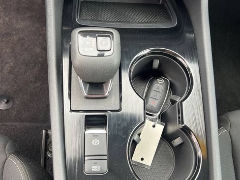 Used 2024 Nissan Rogue S AWD/4WD image 35