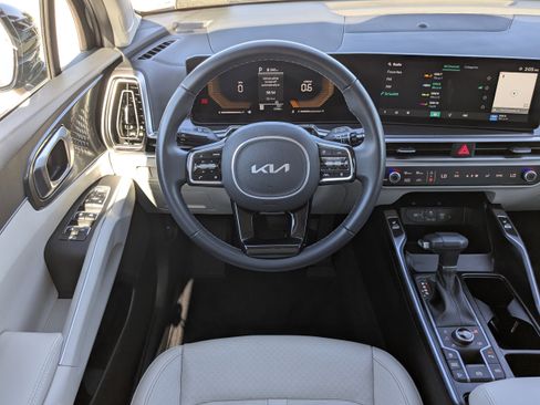 Certified 2025 Kia Sorento S image 19