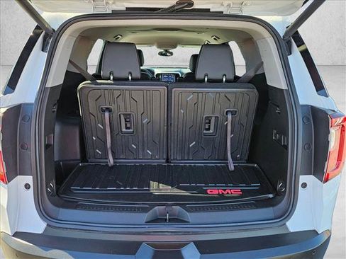 Certified 2023 GMC Acadia SLT w/ Preferred Package AWD/4WD image 7