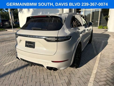 Used 2022 Porsche Cayenne GTS AWD/4WD image 19