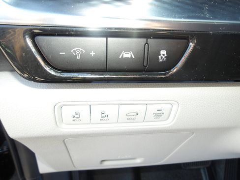 Used 2024 Kia Carnival SX Prestige FWD image 17