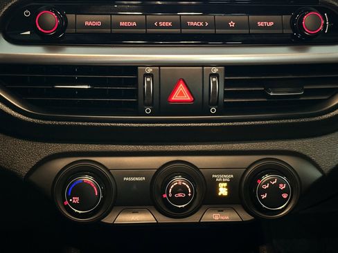 Used 2023 Kia Forte LXS w/ LXS Technology Package image 18