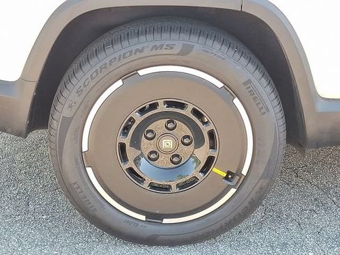 Used 2025 Rivian R1S Adventure AWD/4WD image 25