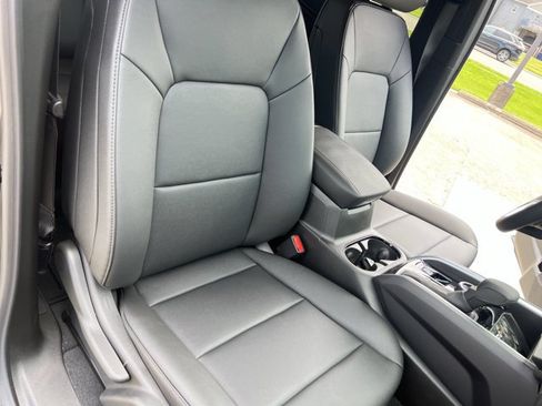 Used 2025 Chevrolet Colorado Trail Boss AWD/4WD image 28