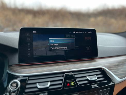 Used 2022 BMW 530i xDrive 530i xDrive Sedan w/ Convenience Package image 23