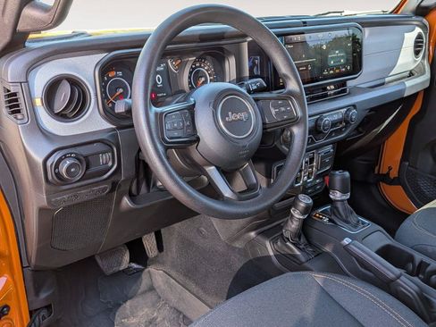 Used 2025 Jeep Wrangler Unlimited Sport AWD/4WD image 10