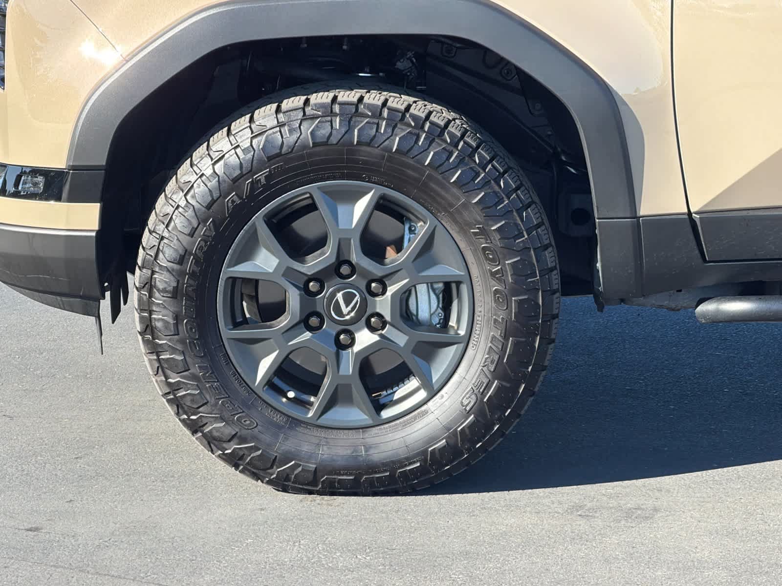Used 2025 Lexus GX 550 w/ Accessory Package (32) AWD/4WD image 31