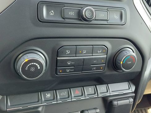 Used 2022 Chevrolet Silverado 2500 Custom w/ Custom Convenience Package AWD/4WD image 33