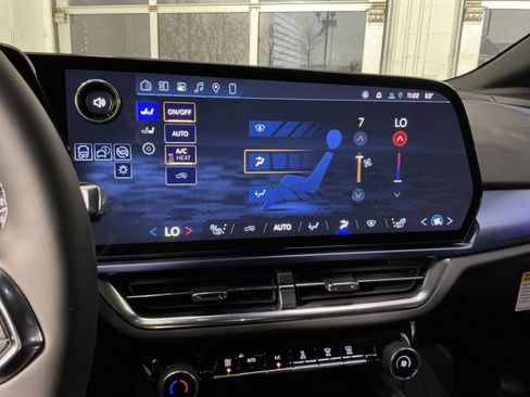 New 2026 Chevrolet Equinox EV LT image 29