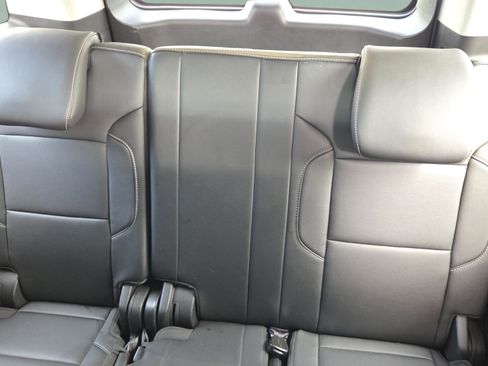 Used 2019 Chevrolet Suburban LT image 13