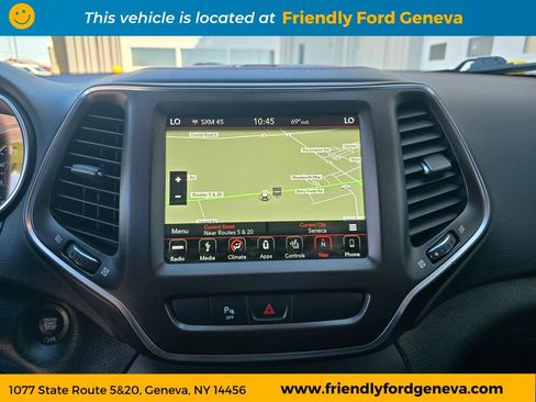 Used 2019 Jeep Cherokee Trailhawk w/ Cold Weather Group AWD/4WD image 23